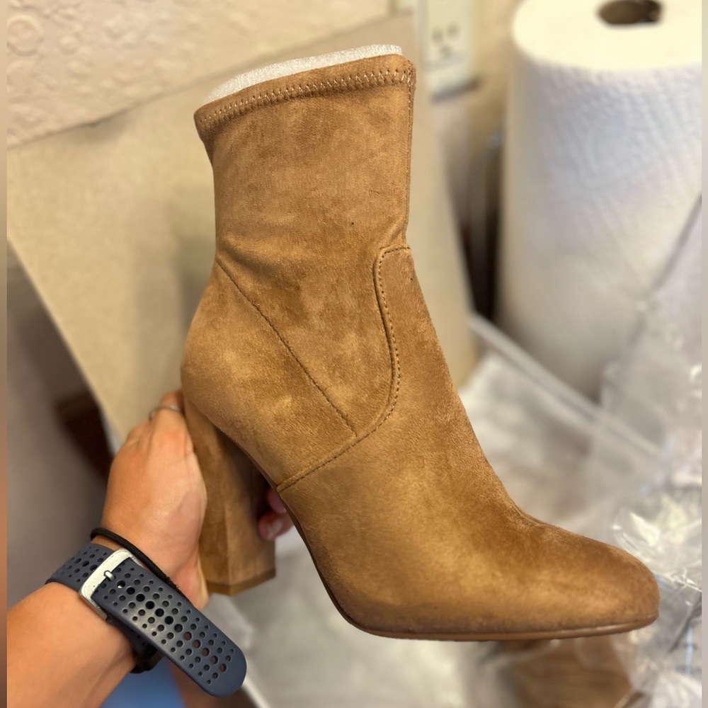 Steve Madden Camel Suede Bootie. Size 6. Never worn.
